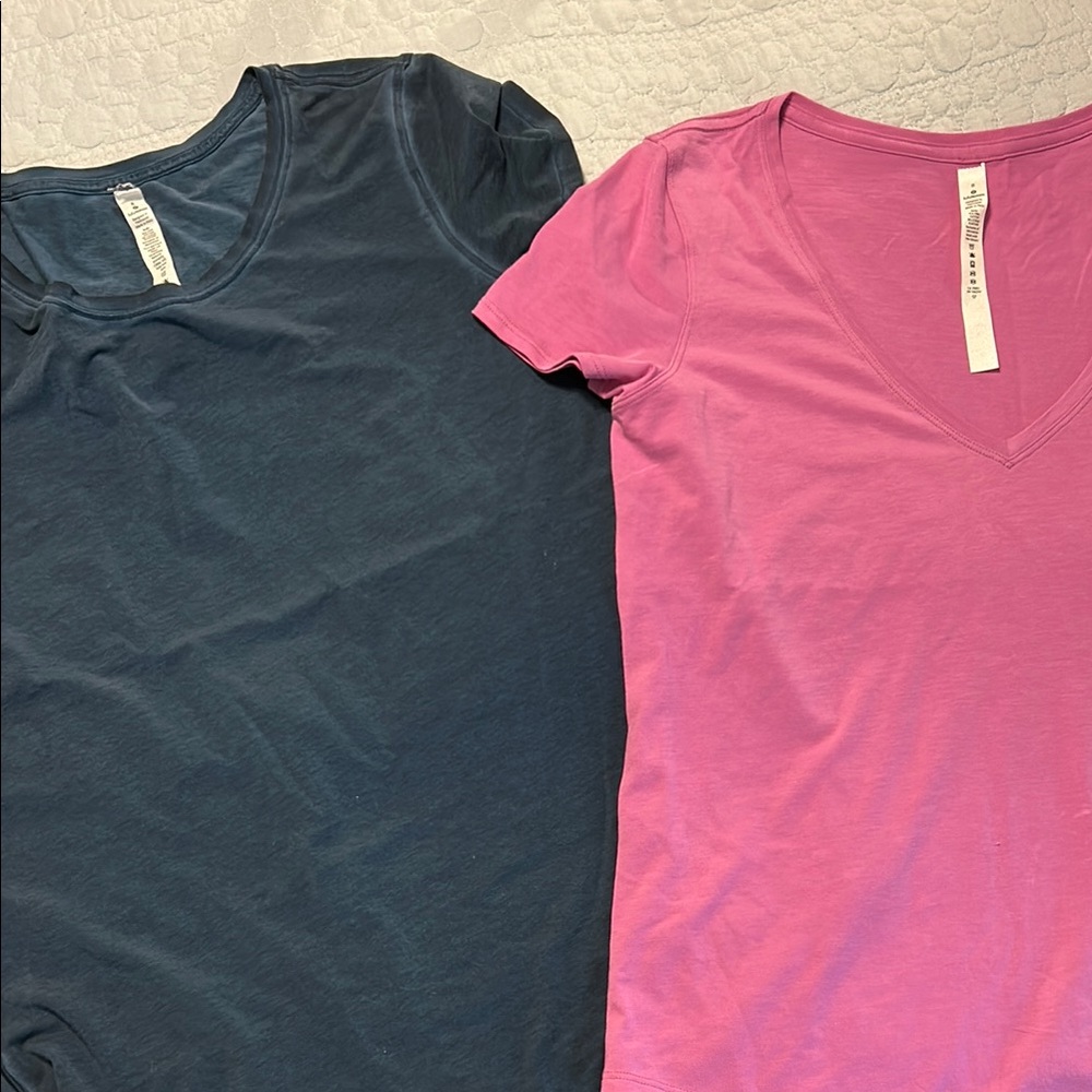 lululemon athletica Pink and Blue Fitted Short Sleeve Tees